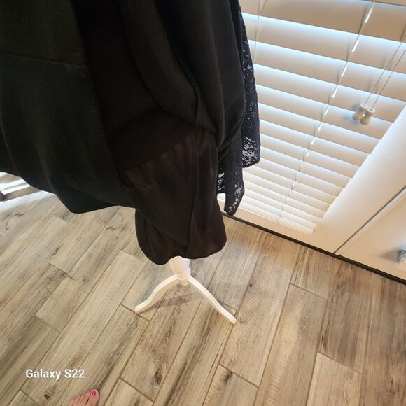 Vince Camuto Black Dress. NWT. Size 6 - Picture 11 of 12